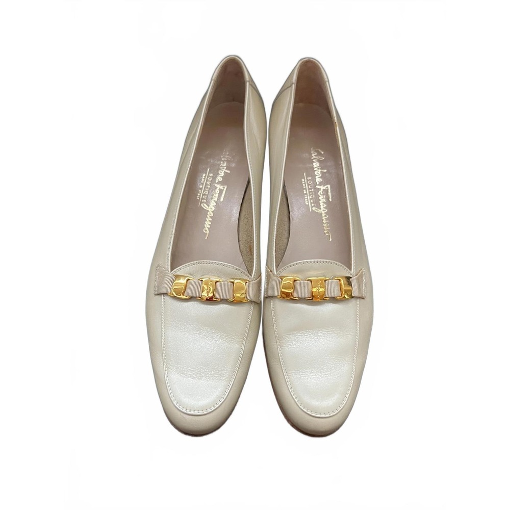 Salvatore Ferragamo Loafers Cream Gold Hardware Vara Gancini Italy 9 2A
